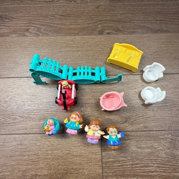 Fisher Price Little People Sweet Sounds Home Tested and Working, 10 Accessories - Picture 7 of 9